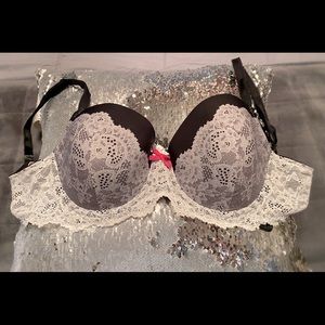 Victoria’s Secret NWT 36D Bra